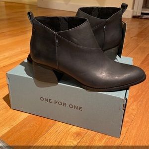 BRAND NEW Black Leather Women's Leilani Booties